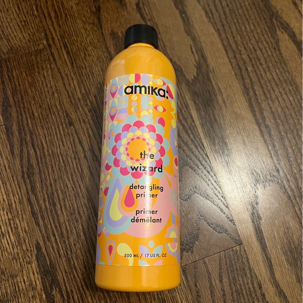 Amika The Wizard Detangling Primer.       17 oz / 500 ml